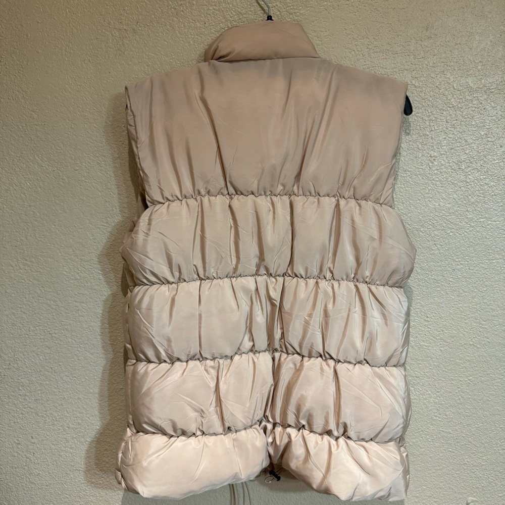Boohoo Puffer Vest (TALL)-(NWT) - Picture 8 of 8